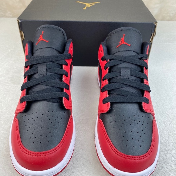 Nike Air Jordan 1 Low ‘Reverse Bred’ Grade School - Picture 2 of 6
